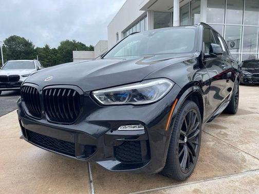 Black 2021 BMW X5 xDrive40i