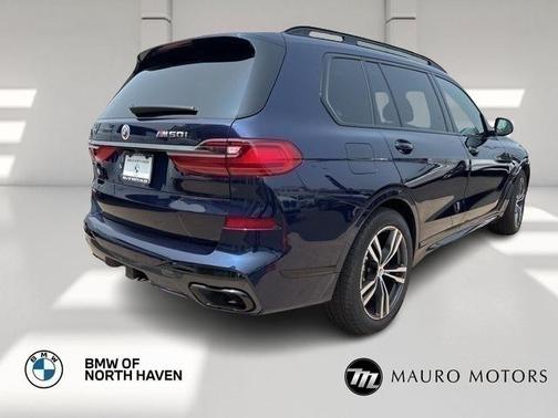 2022 BMW X7 M50i