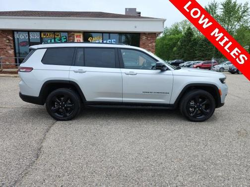 2023 Jeep Grand Cherokee L Altitude