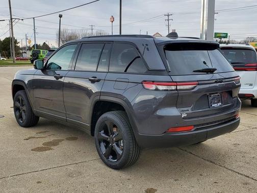 2025 Jeep Grand Cherokee Altitude