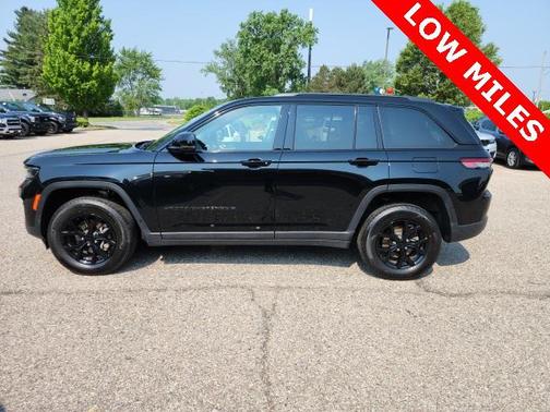 2024 Jeep Grand Cherokee Altitude