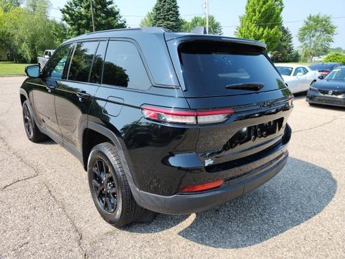 2024 Jeep Grand Cherokee Altitude
