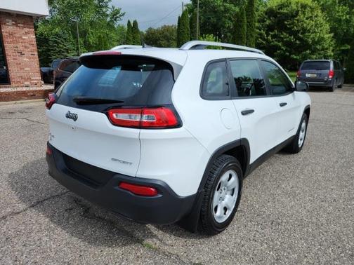 2017 Jeep Cherokee Sport