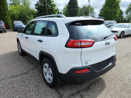 2017 Jeep Cherokee Sport