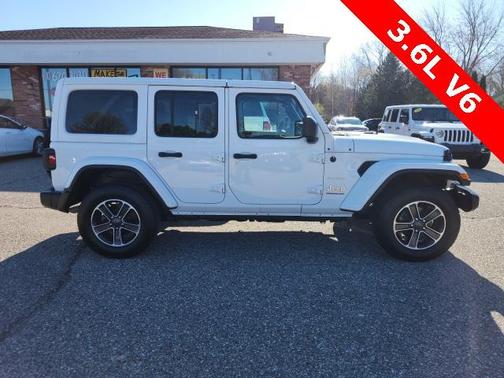 2023 Jeep Wrangler 4-Door Sahara