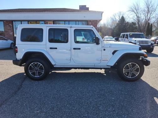 2023 Jeep Wrangler 4-Door Sahara