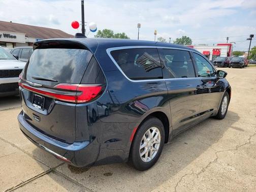 2025 Chrysler Pacifica L