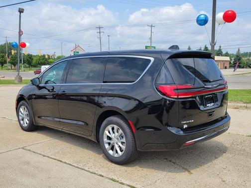 2025 Chrysler Pacifica L