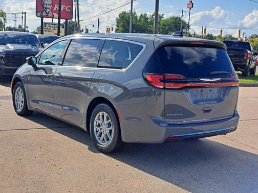 2025 Chrysler Pacifica L