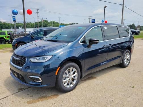 2025 Chrysler Pacifica L