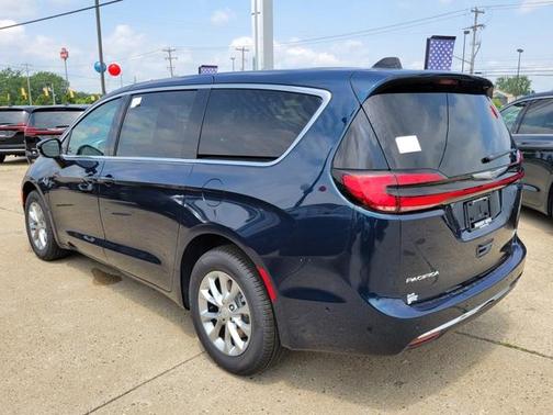 2025 Chrysler Pacifica L