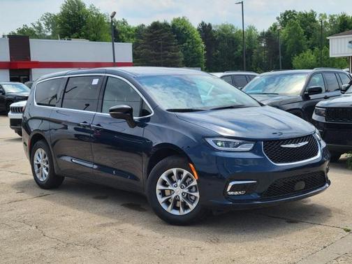 2025 Chrysler Pacifica L