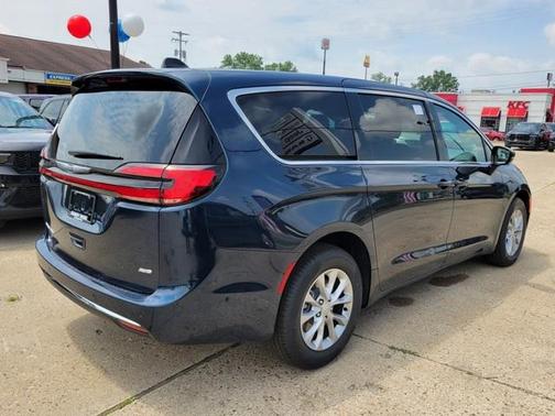 2025 Chrysler Pacifica L