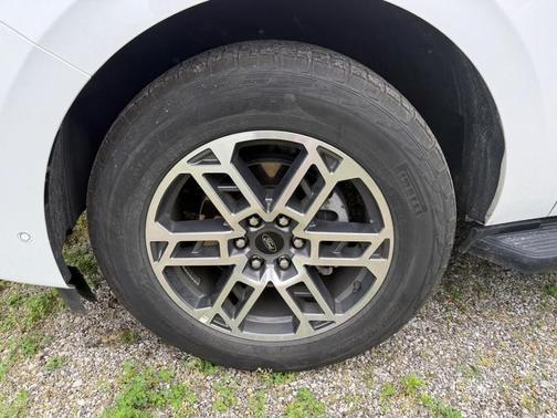 Oxford White 2025 Ford Expedition Active