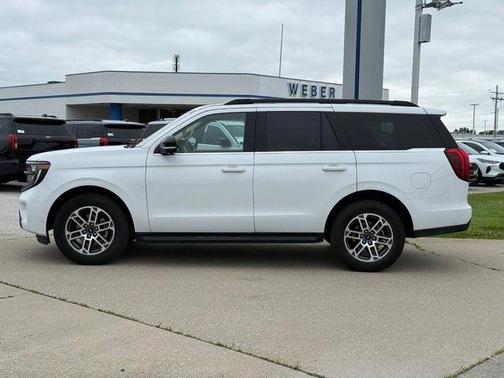 Oxford White 2025 Ford Expedition Active