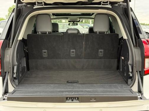 Oxford White 2025 Ford Expedition Active