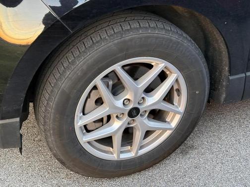 Black Metallic 2024 Ford Edge SEL