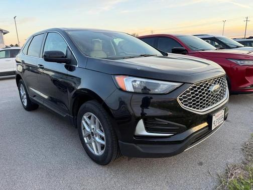 Black Metallic 2024 Ford Edge SEL