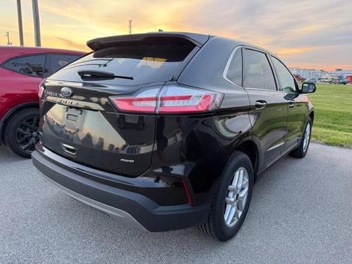 Black Metallic 2024 Ford Edge SEL
