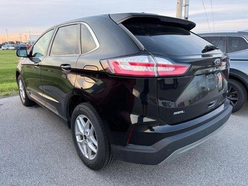 Black Metallic 2024 Ford Edge SEL