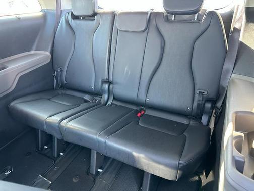 2025 Kia Carnival EX