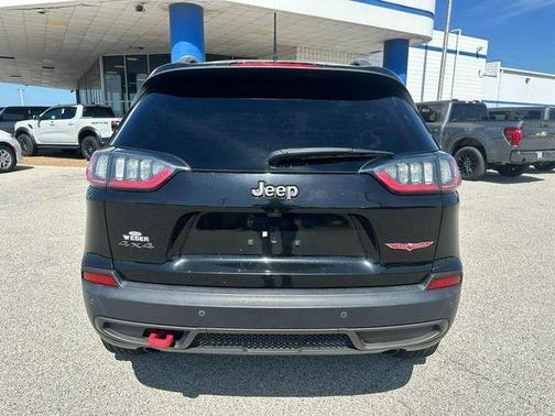 Diamond Black 2019 Jeep Cherokee Trailhawk