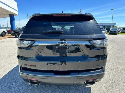 Mosaic Black Metallic 2020 Chevrolet Traverse Premier