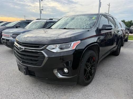 Mosaic Black Metallic 2020 Chevrolet Traverse Premier