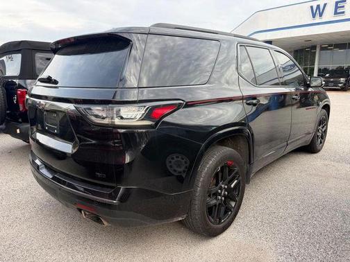 Mosaic Black Metallic 2020 Chevrolet Traverse Premier