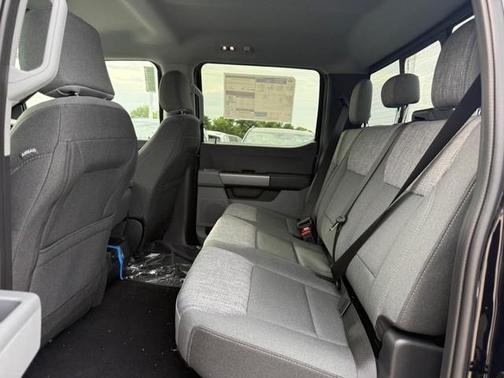Agate Black Metallic 2026 Ford F-250 XLT