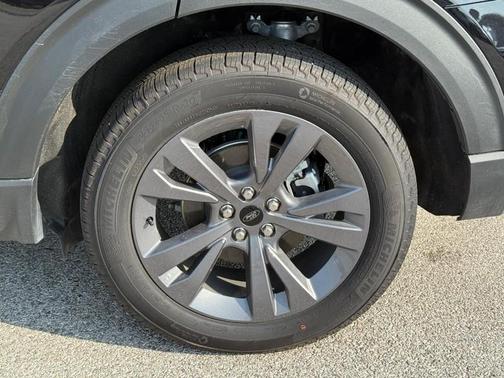 2025 Ford Explorer Active 4WD