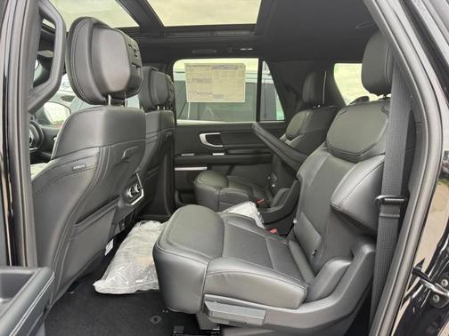 Agate Black Metallic 2026 Ford Expedition Max Platinum
