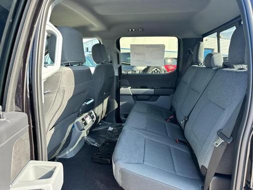 Agate Black Metallic 2026 Ford F-150 XLT