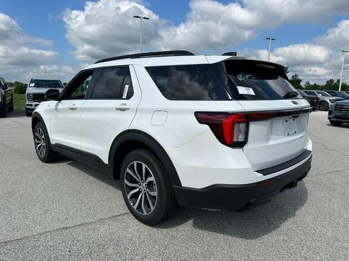 2025 Ford Explorer ST-Line 4WD