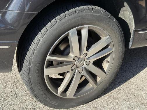 Charcoal 2011 Audi Q7 TDI Premium Plus