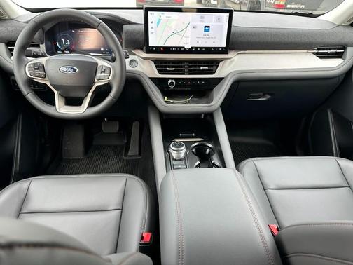 2025 Ford Explorer Active 4WD
