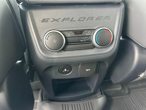 2025 Ford Explorer Active 4WD