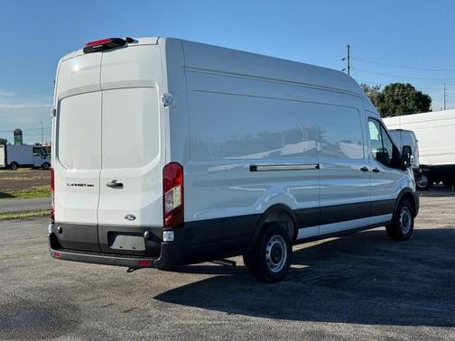 Oxford White 2026 Ford Transit-250 Base