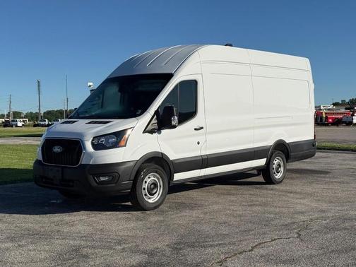 Oxford White 2026 Ford Transit-250 Base