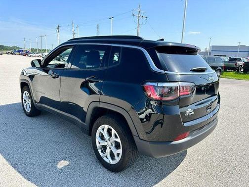 Diamond Black 2024 Jeep Compass Latitude