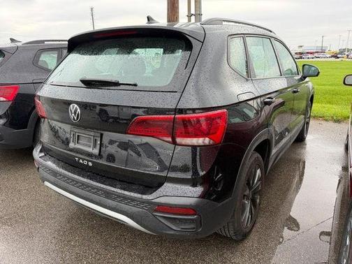 Deep Black Pearl Effect 2024 Volkswagen Taos 1.5T S