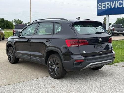 Deep Black Pearl Effect 2024 Volkswagen Taos 1.5T S