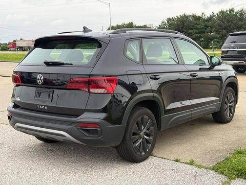 Deep Black Pearl Effect 2024 Volkswagen Taos 1.5T S