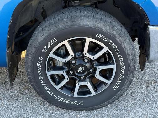 2017 Toyota Tundra SR5