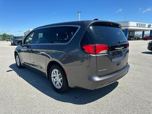2023 Chrysler Voyager LX