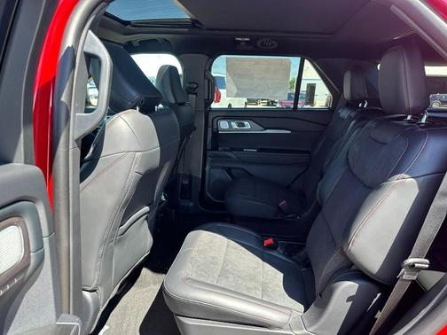 2025 Ford Explorer ST 4WD