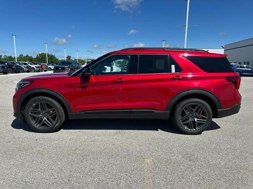 2025 Ford Explorer ST 4WD