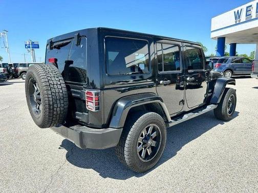 Black Clearcoat 2016 Jeep Wrangler Unlimited Sahara