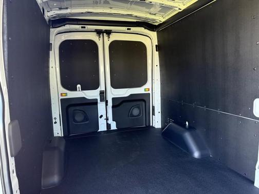 2025 Ford Transit-250 148 WB Medium Roof Cargo