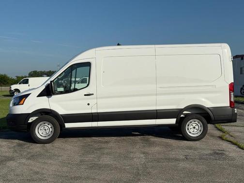 2025 Ford Transit-250 148 WB Medium Roof Cargo